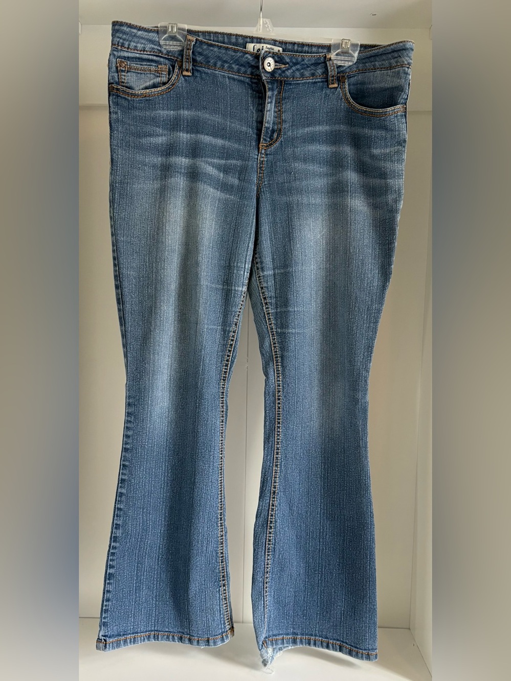 l.e.i Sophia Hipster sz 17 Light-Mid Blue Flare Jeans